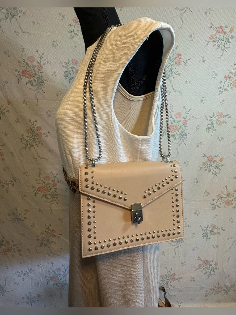 Multiples tahari suze